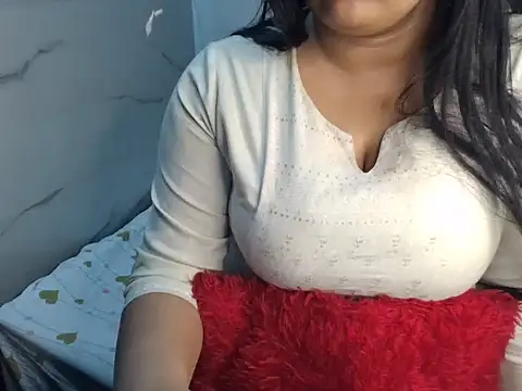 Snapshot of Trezza chatting on 03.19.26 Trezza online show from 03.19.26