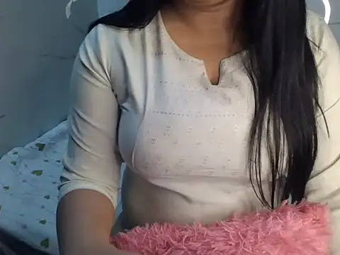 Snapshot of Trezza chatting on 03.27.26 Trezza online show from 03.27.26