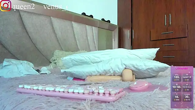 Snapshot of Venus_queenn chatting on 12.14.24 Venus queenn online show from 12.14.24