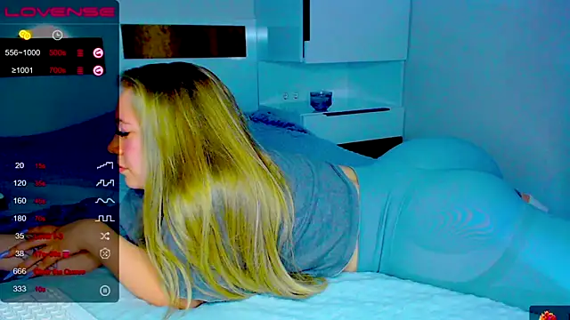 kitti kaattt online show from 11.29.25