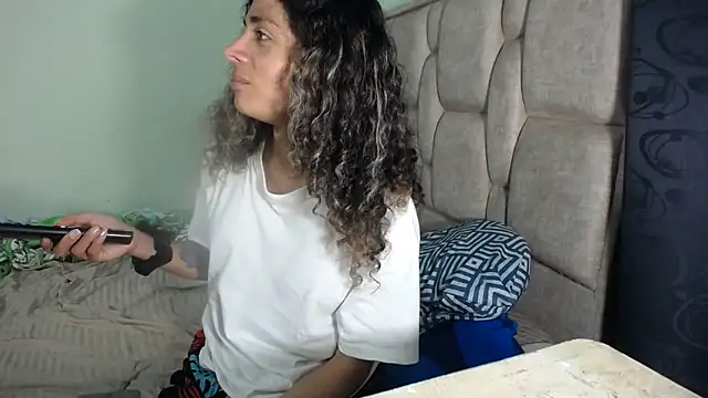 Nadia Monroe online show from 12.04.24