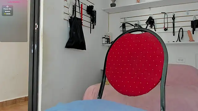 Alejandra Dunn online show from 02.12.25