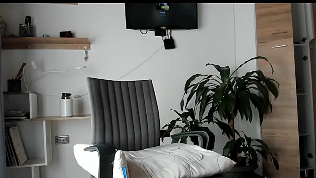 manucute 23  online show from 05.06.26
