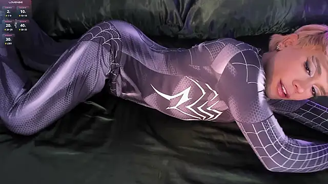 Snapshot of Danigio chatting on 12.05.24 Danigio online show from 12.05.24