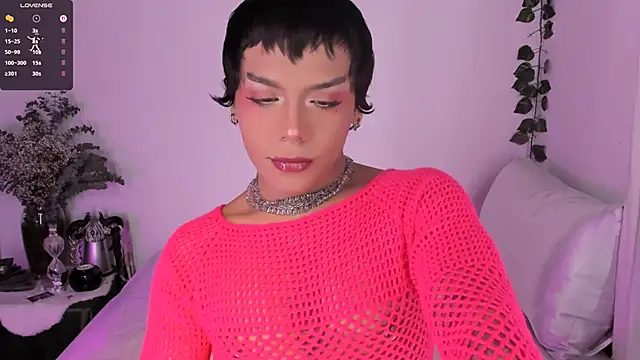 Snapshot of Danigio chatting on 11.12.25 Danigio online show from 11.12.25