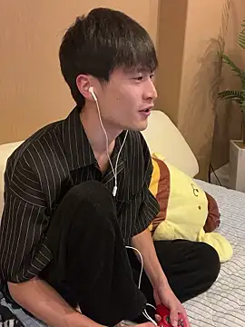 Snapshot of IroManager chatting on 10.27.25 IroManager online show from 10.27.25