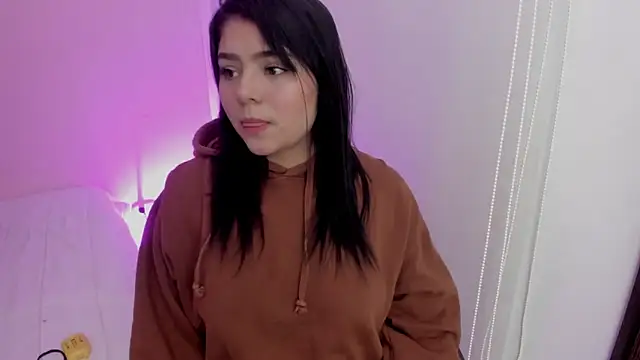 Snapshot of Oriana_Guzman chatting on 04.21.26 Oriana Guzman online show from 04.21.26