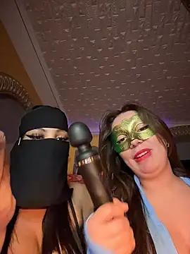 Snapshot of ORLA86 chatting on 11.22.25 ORLA86 online show from 11.22.25