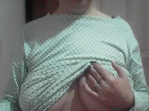 Snapshot of AnaXBerry chatting on 02.05.26 AnaXBerry online show from 02.05.26