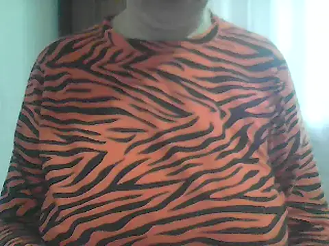 Snapshot of AnaXBerry chatting on 02.27.26 AnaXBerry online show from 02.27.26