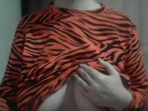 Snapshot of AnaXBerry chatting on 03.01.26 AnaXBerry online show from 03.01.26