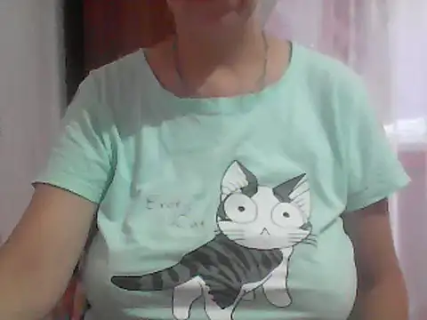 Snapshot of AnaXBerry chatting on 07.19.26 AnaXBerry online show from 07.19.26