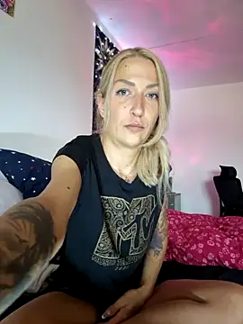 Snapshot of SexxyLiviaa chatting on 05.22.26 SexxyLiviaa online show from 05.22.26