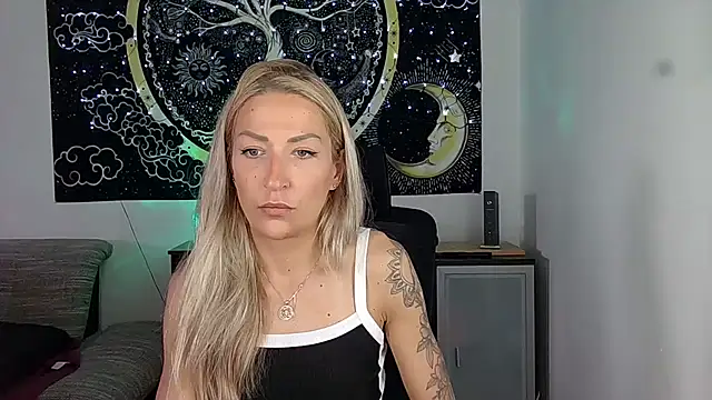 Snapshot of SexxyLiviaa chatting on 06.02.26 SexxyLiviaa online show from 06.02.26