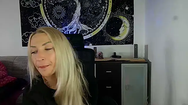 Snapshot of SexxyLiviaa chatting on 06.15.26 SexxyLiviaa online show from 06.15.26