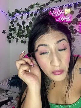 Snapshot of alondra_darling chatting on 03.20.25 alondra darling online show from 03.20.25