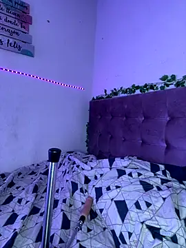 Snapshot of alondra_darling chatting on 09.18.25 alondra darling online show from 09.18.25