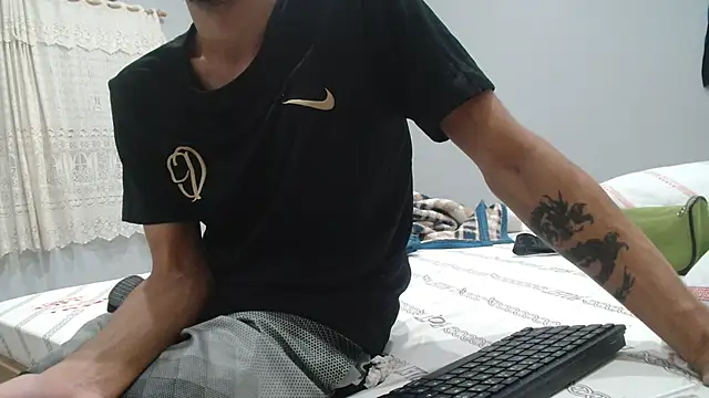 Snapshot of UncutToyBoy23cm chatting on 06.24.26 UncutToyBoy23cm online show from 06.24.26