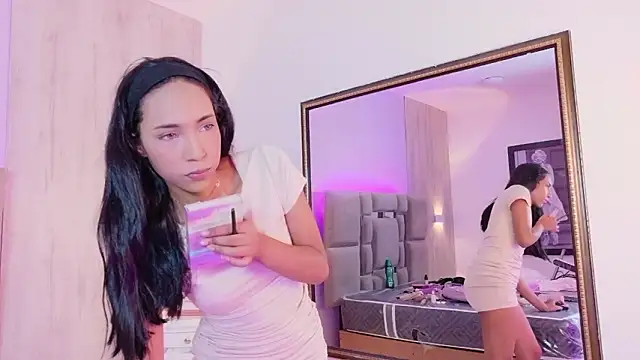 Snapshot of AbrilBrent chatting on 02.26.26 AbrilBrent online show from 02.26.26