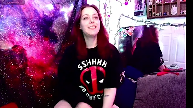 Snapshot of EverlyEster chatting on 01.26.25 EverlyEster online show from 01.26.25