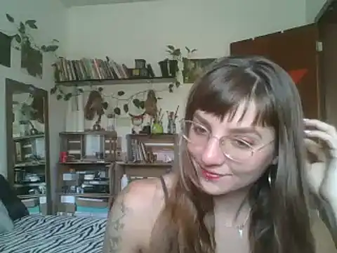 Snapshot of SweetyBabyDemon chatting on 12.15.24 SweetyBabyDemon online show from 12.15.24