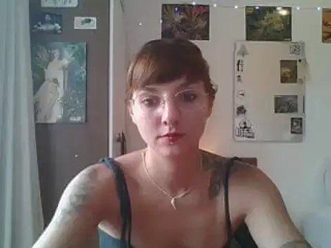 Snapshot of SweetyBabyDemon chatting on 12.22.24 SweetyBabyDemon online show from 12.22.24