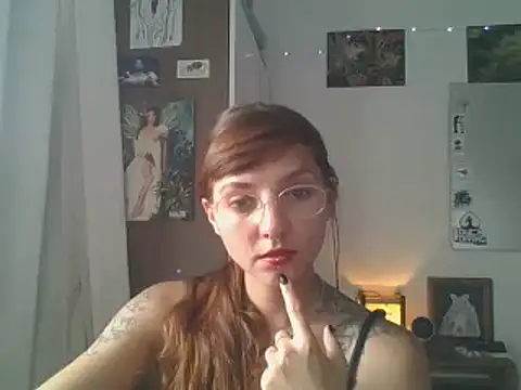 Snapshot of SweetyBabyDemon chatting on 12.23.24 SweetyBabyDemon online show from 12.23.24