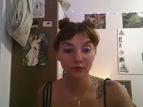 Snapshot of SweetyBabyDemon chatting on 12.30.24 SweetyBabyDemon online show from 12.30.24