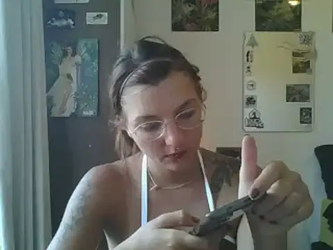 Snapshot of SweetyBabyDemon chatting on 02.28.25 SweetyBabyDemon online show from 02.28.25