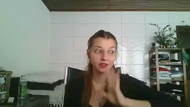 Snapshot of SweetyBabyDemon chatting on 09.27.25 SweetyBabyDemon online show from 09.27.25