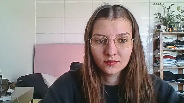 Snapshot of SweetyBabyDemon chatting on 10.08.25 SweetyBabyDemon online show from 10.08.25