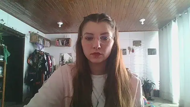 Snapshot of SweetyBabyDemon chatting on 10.20.25 SweetyBabyDemon online show from 10.20.25