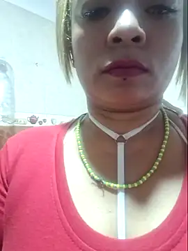 Snapshot of gatadeojosclaros chatting on 02.21.25 gatadeojosclaros online show from 02.21.25