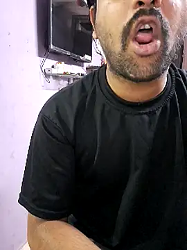 Snapshot of GlassBarge9 chatting on 01.17.25 GlassBarge9 online show from 01.17.25