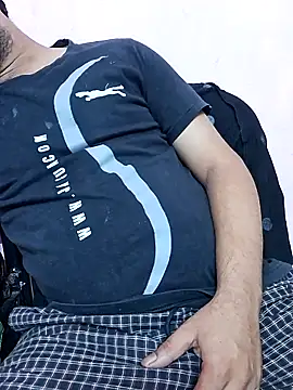 Snapshot of GlassBarge9 chatting on 11.05.25 GlassBarge9 online show from 11.05.25