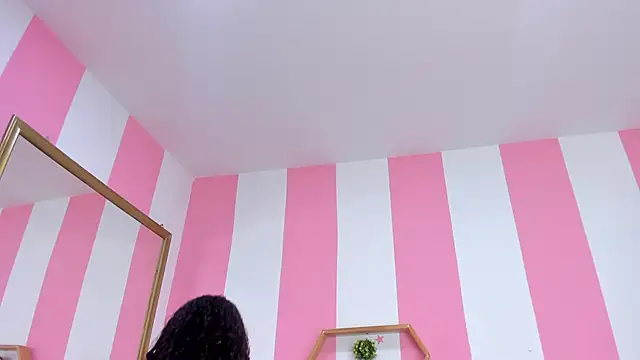 ISABELLA 020 online show from 04.21.26