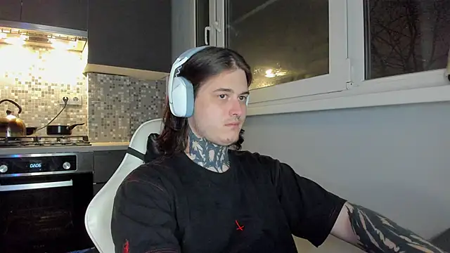 Snapshot of _torfin_ chatting on 12.01.24 torfin online show from 12.01.24