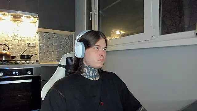 Snapshot of _torfin_ chatting on 12.01.24 torfin online show from 12.01.24