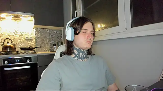 Snapshot of _torfin_ chatting on 12.04.24 torfin online show from 12.04.24