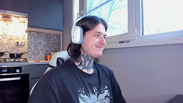 Snapshot of _torfin_ chatting on 12.10.24 torfin online show from 12.10.24