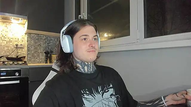 Snapshot of _torfin_ chatting on 12.10.24 torfin online show from 12.10.24