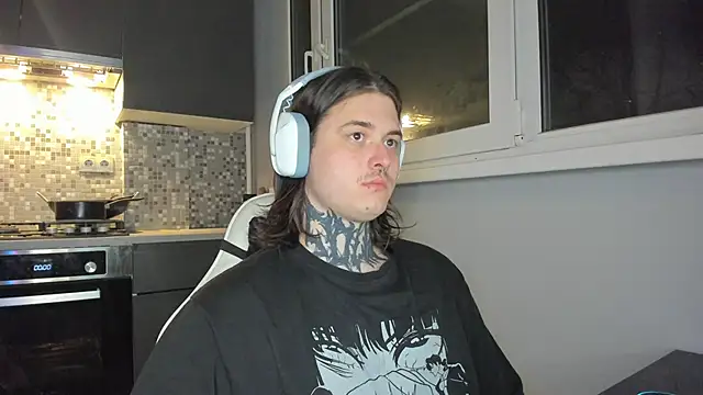 Snapshot of _torfin_ chatting on 12.12.24 torfin online show from 12.12.24