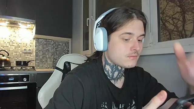 Snapshot of _torfin_ chatting on 12.15.24 torfin online show from 12.15.24