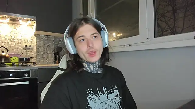 Snapshot of _torfin_ chatting on 12.18.24 torfin online show from 12.18.24