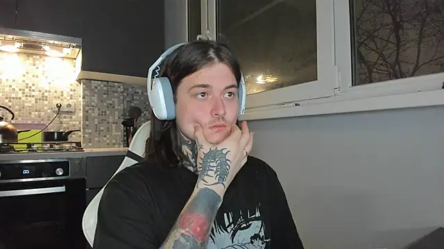 Snapshot of _torfin_ chatting on 12.19.24 torfin online show from 12.19.24