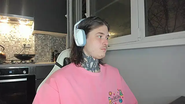 Snapshot of _torfin_ chatting on 12.20.24 torfin online show from 12.20.24