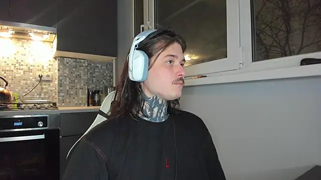 Snapshot of _torfin_ chatting on 01.02.25 torfin online show from 01.02.25