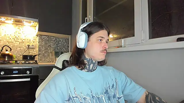 Snapshot of _torfin_ chatting on 01.03.25 torfin online show from 01.03.25