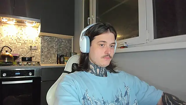 Snapshot of _torfin_ chatting on 01.04.25 torfin online show from 01.04.25