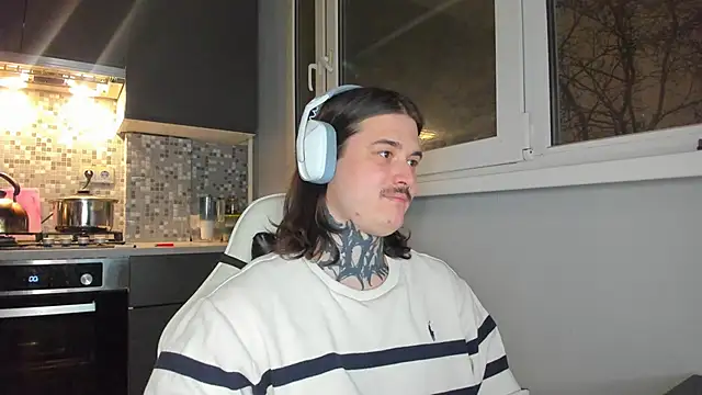 Snapshot of _torfin_ chatting on 01.07.25 torfin online show from 01.07.25